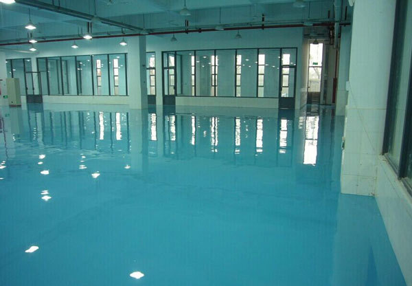 市場競爭激烈，如何低成本搞定水性環氧地板漆施工